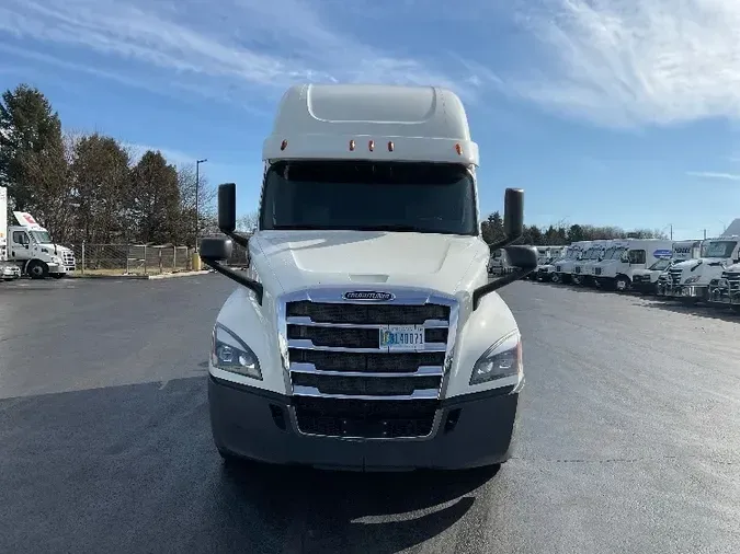 2018 Freightliner T12664ST