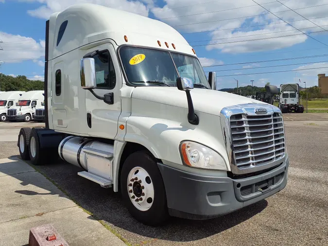 2019 FREIGHTLINER/MERCEDES CASCADIA 125