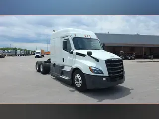 2021 Freightliner Cascadia 126