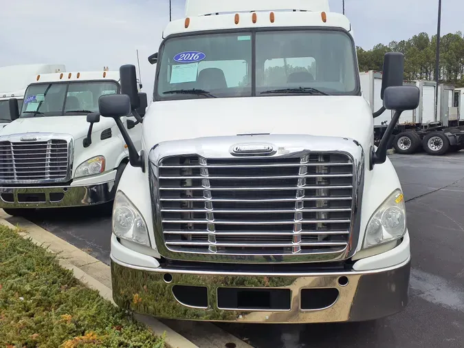 2016 FREIGHTLINER/MERCEDES CASCADIA 113