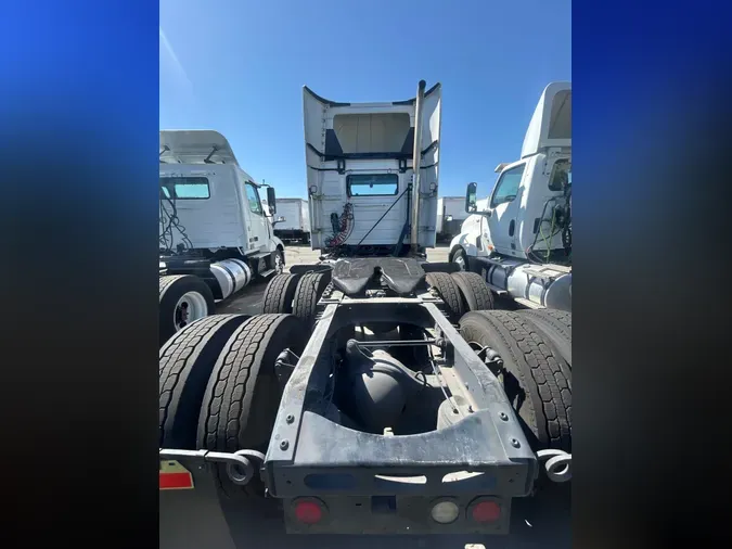 2019 VOLVO VNL64T-300