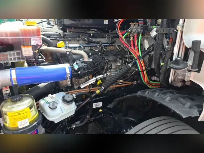 2025 Freightliner Cascadia 126e76a5ed9e59cf933d5ba7143ee09e94d