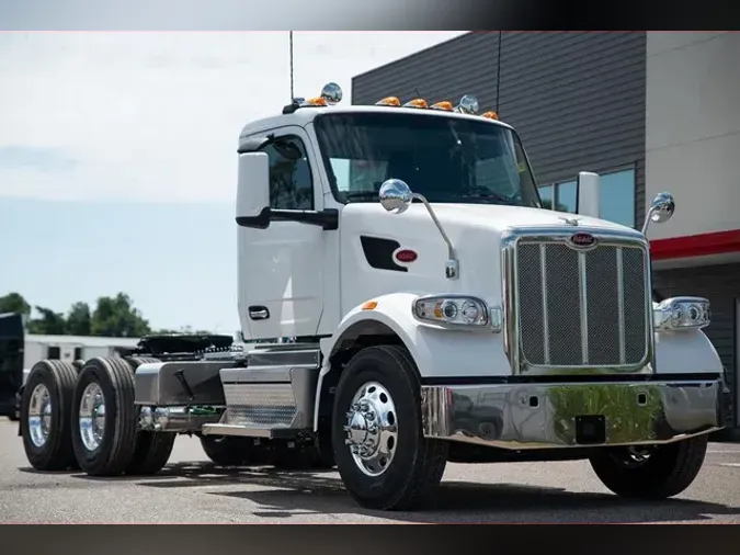 2025 PETERBILT 567