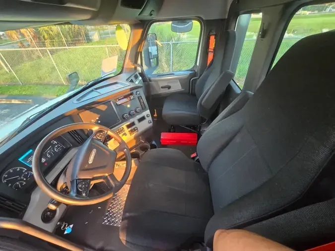2019 FREIGHTLINER/MERCEDES NEW CASCADIA 116