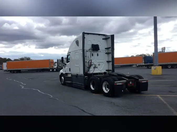2022 Freightliner Cascadia 126