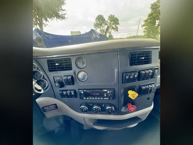 2022 Peterbilt 579