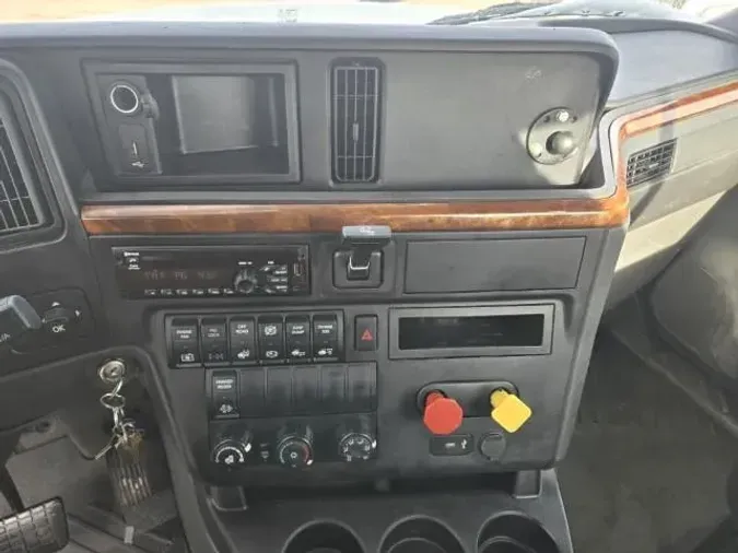 2020 International LT625e781c3a99c811e8da3d24f0b00cf4ad6