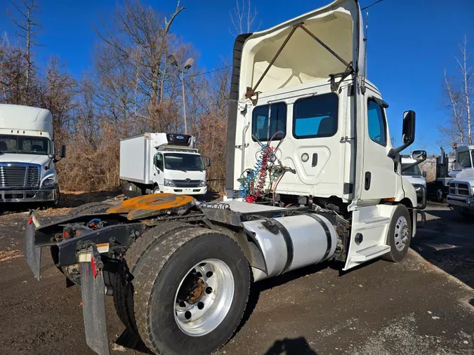 2019 FREIGHTLINER/MERCEDES NEW CASCADIA 116