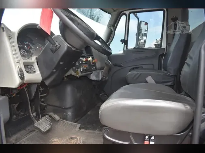 2010 INTERNATIONAL DURASTAR 4300