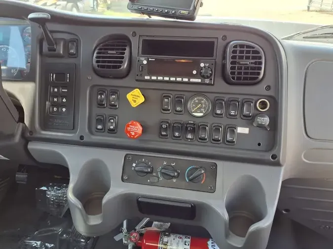 2016 FREIGHTLINER/MERCEDES 108SD
