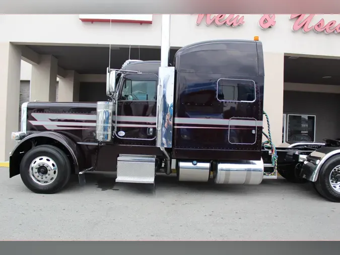 2021 Peterbilt 389