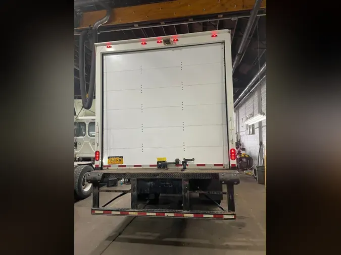 2019 FREIGHTLINER/MERCEDES M2 106