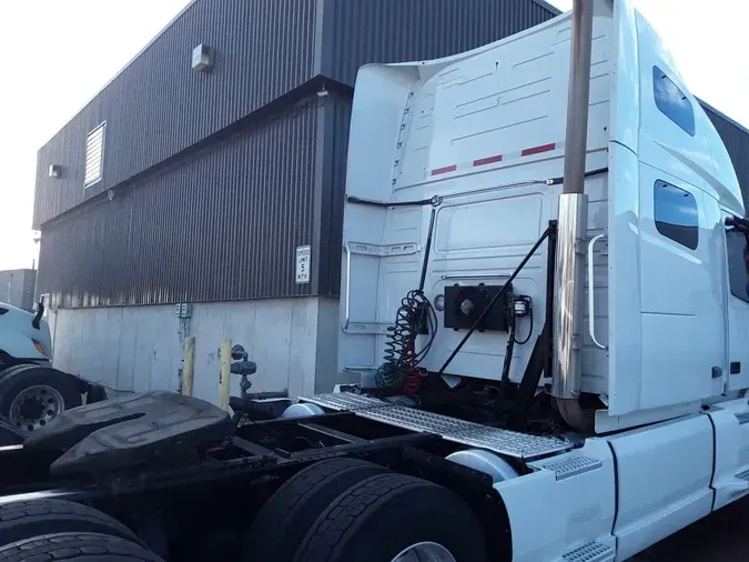 2019 VOLVO VNL64T-760