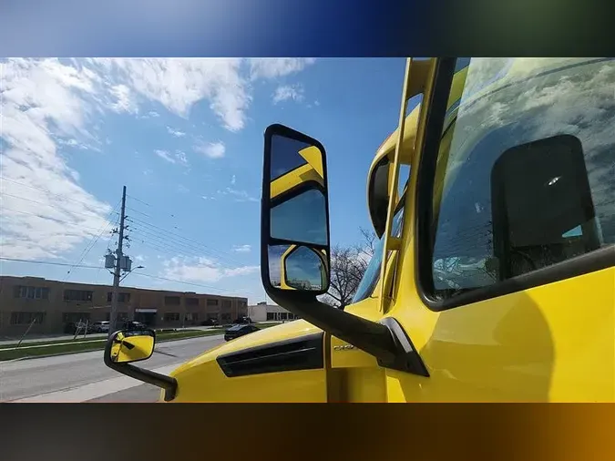 2021 FREIGHTLINER CA126