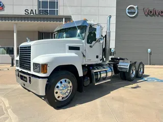 2019 MACK PI64T