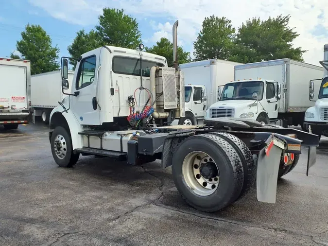 2016 FREIGHTLINER M2 106