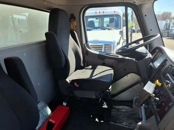 2019 FREIGHTLINER/MERCEDES M2 106