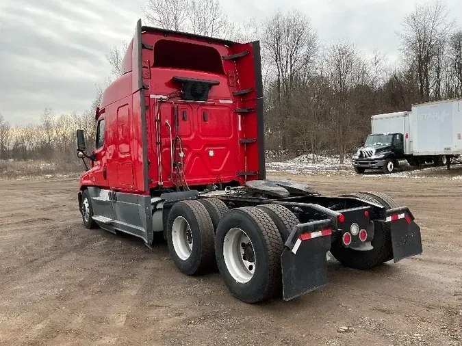 2019 Freightliner X12564ST