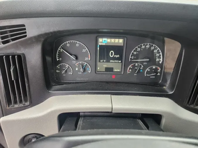 2021 FREIGHTLINER Cascadia 126