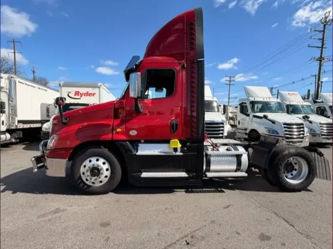 2019 FREIGHTLINER/MERCEDES CASCADIA 125e79f79eb6458e7323176df1087649ee3