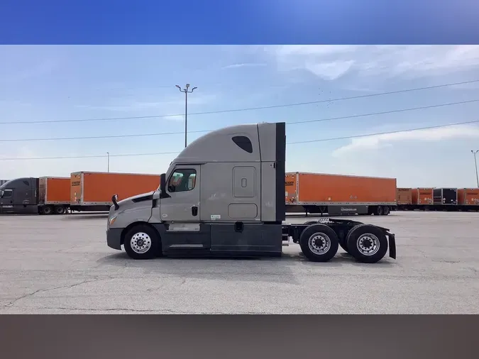2023 Freightliner Cascadia 126