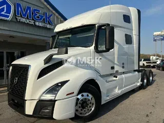 2021 VOLVO VNL64T760