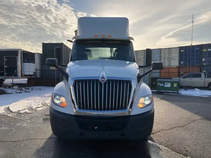 2019 NAVISTAR INTERNATIONAL LT625 DAYCAB T/A