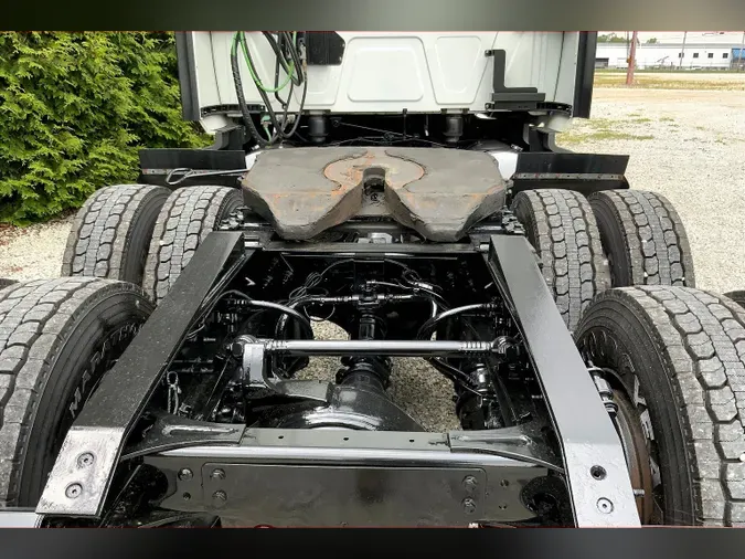 2022 INT LT625 6x4