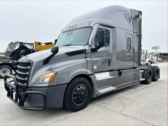 2024 Freightliner Cascadia 126