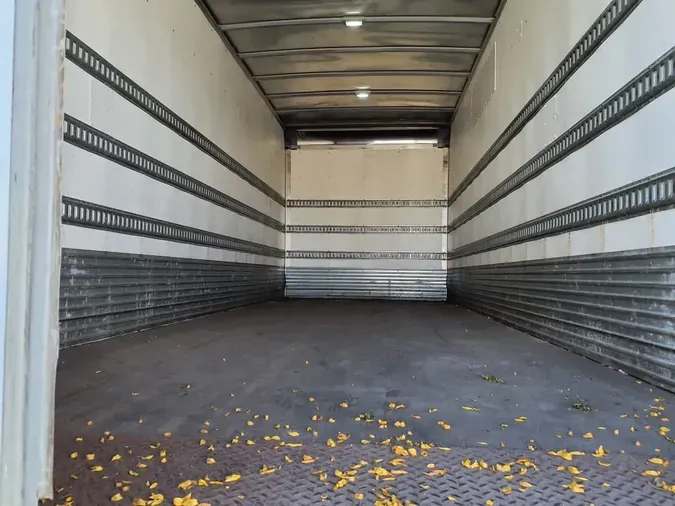 2016 FREIGHTLINER M2 106