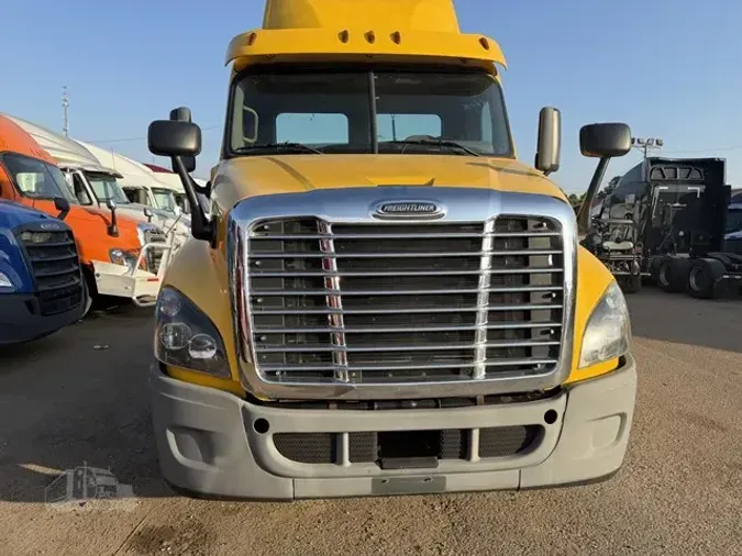 2017 FREIGHTLINER CASCADIA 125e7a5ef5b22d797e26fa6152a4ba723fd