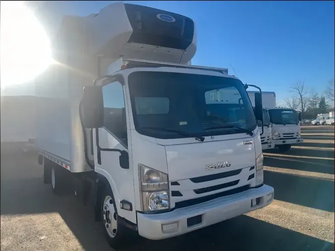 2017 ISUZU NPRe7a6b43c6f6e3c32cc22f96f59b9b0d7