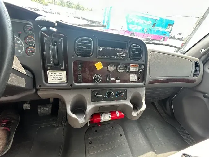 2019 FREIGHTLINER M2 100