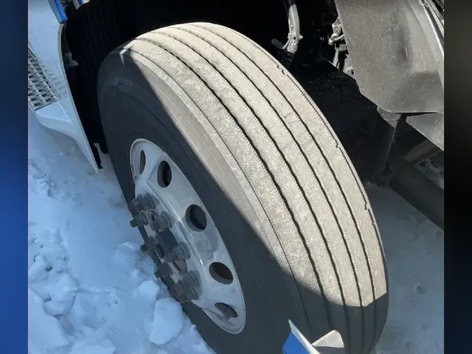 2025 VOLVO VNL64T740e7aa14567feb7d806919659ff9773aac