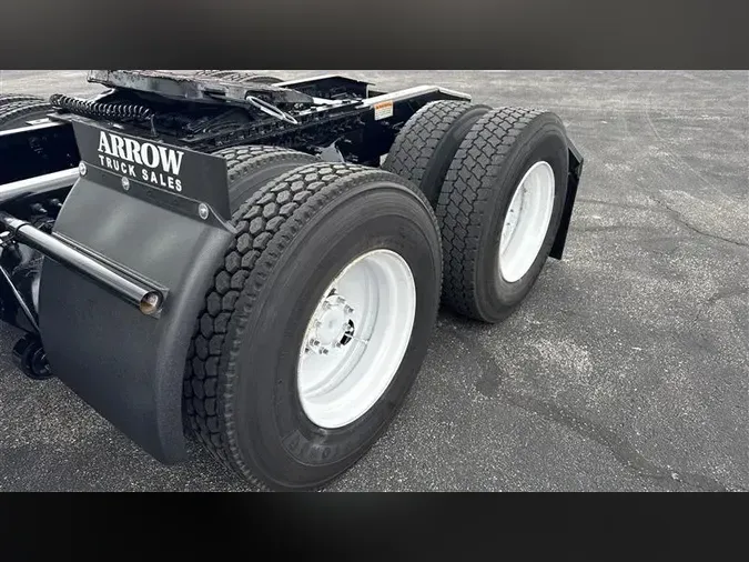 2020 FREIGHTLINER CA126