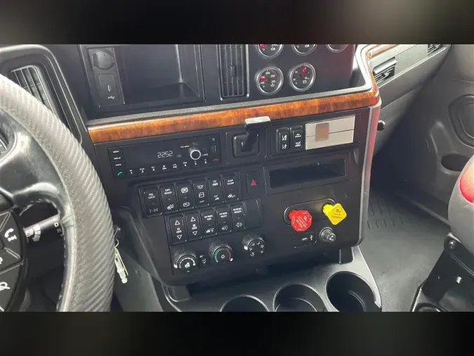 2022 INTERNATIONAL LT625
