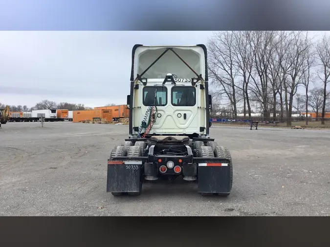 2020 Freightliner Cascadia 126