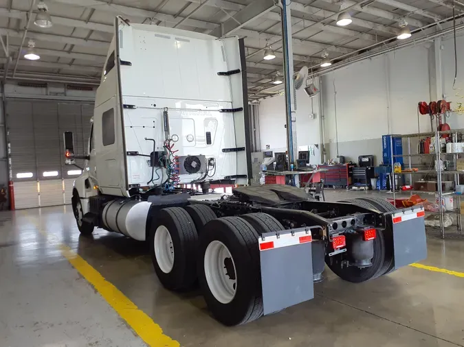 2019 NAVISTAR INTERNATIONAL LT625 SLPR CAB