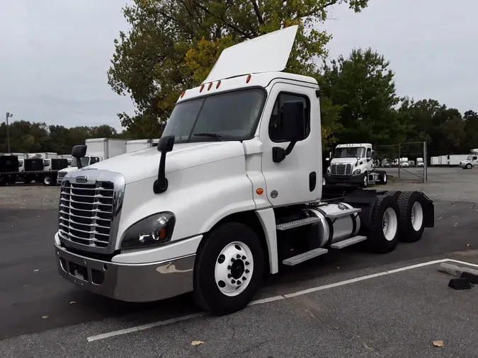 2019 FREIGHTLINER/MERCEDES CASCADIA 125e7c25f5735e0b10652615df2dfb72d71