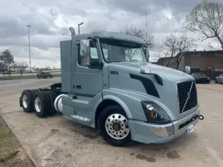 2018 VOLVO VNL64300