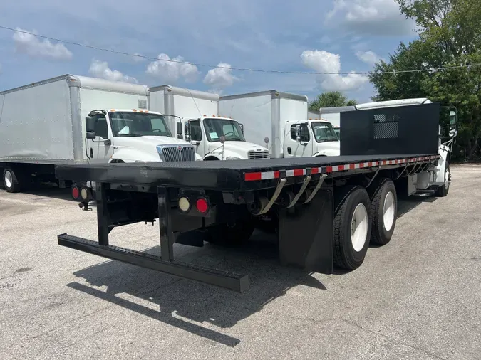 2017 FREIGHTLINER/MERCEDES M2 106