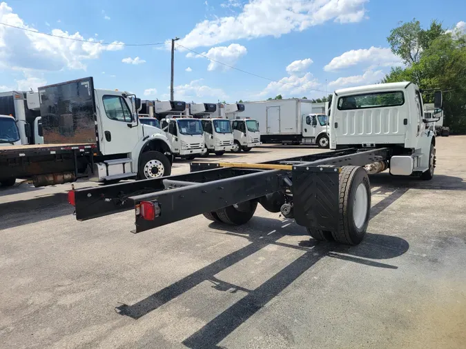 2018 FREIGHTLINER/MERCEDES M2 106