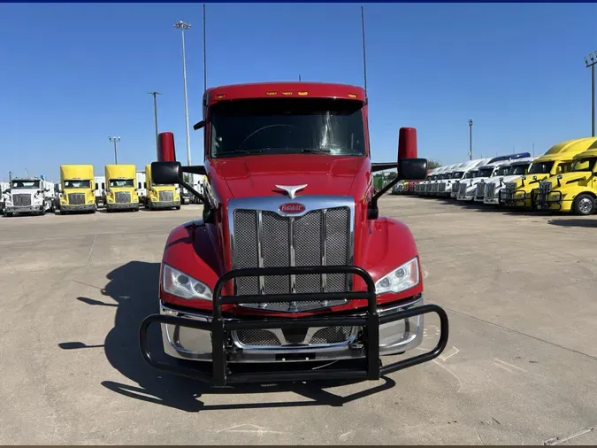 2022 Peterbilt 579e7c673b61da21ccae7d65d4d6f698e42