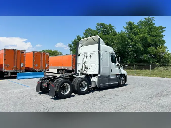 2020 Freightliner Cascadia 126