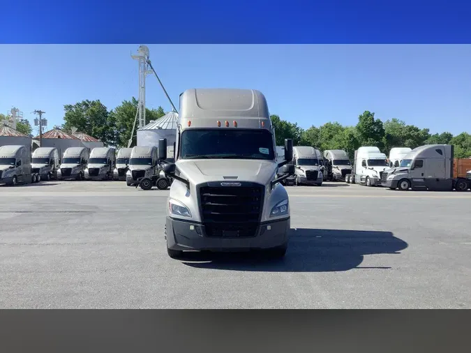 2025 Freightliner Cascadia 126