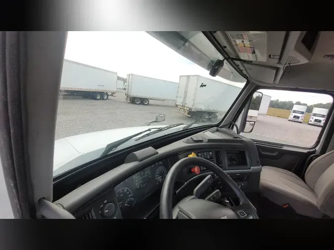 2019 Volvo VNL300
