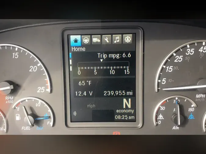 2021 Freightliner Cascadia 126