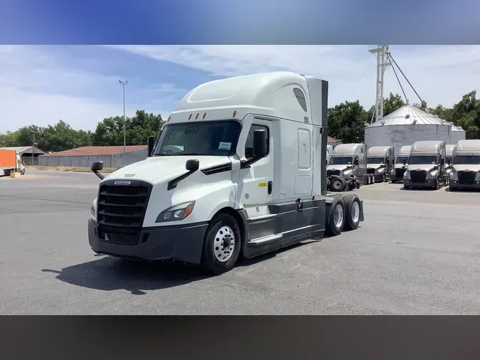 2022 Freightliner Cascadia 126