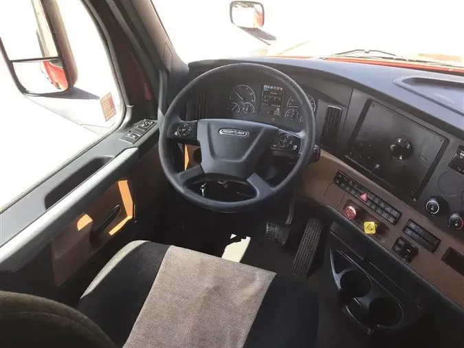 2019 FREIGHTLINER CASCADIA