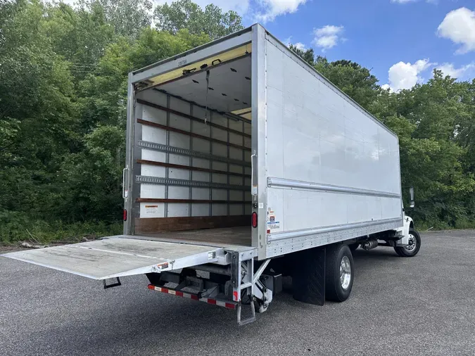 2019 Freightliner Business Class M2 106